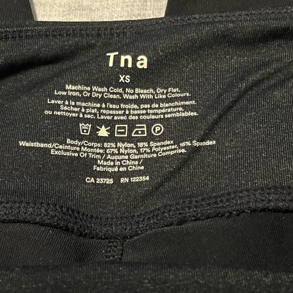 Aritzia | TNA Black Leggings | Size XS - Picture 4 of 7